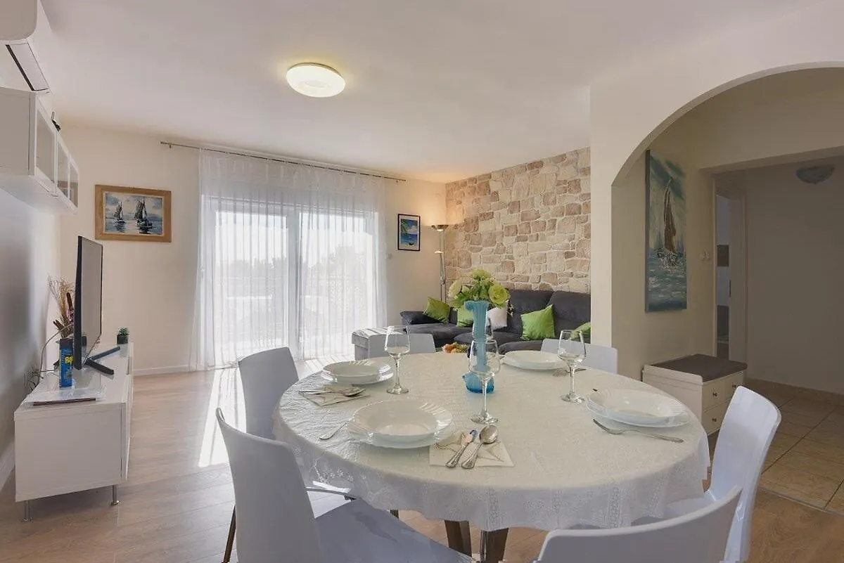 Apartment Zajec Premantura